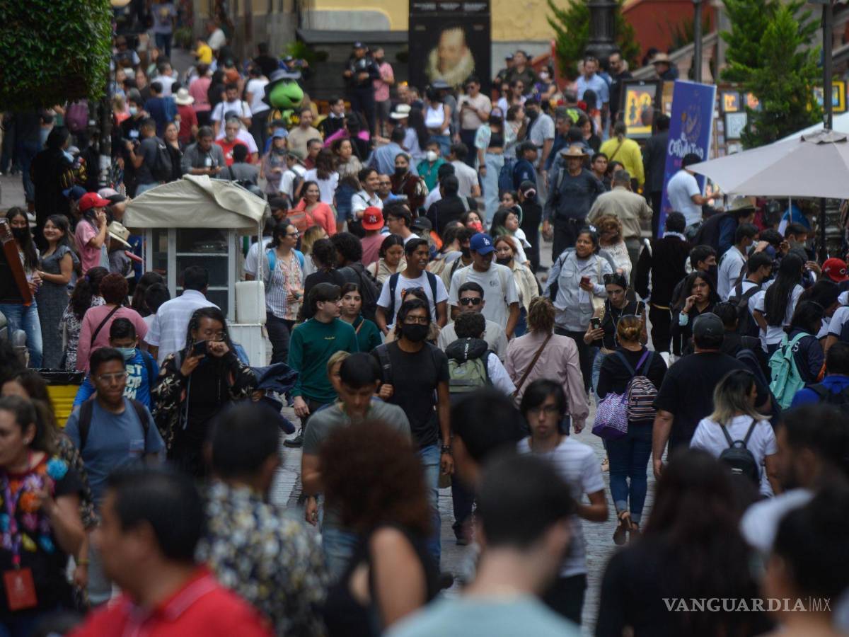 $!Vida cotidiana en el centro de Guanajuato durante el tercer día de actividades del 50 Festival Internacional Cervantino (FIC).