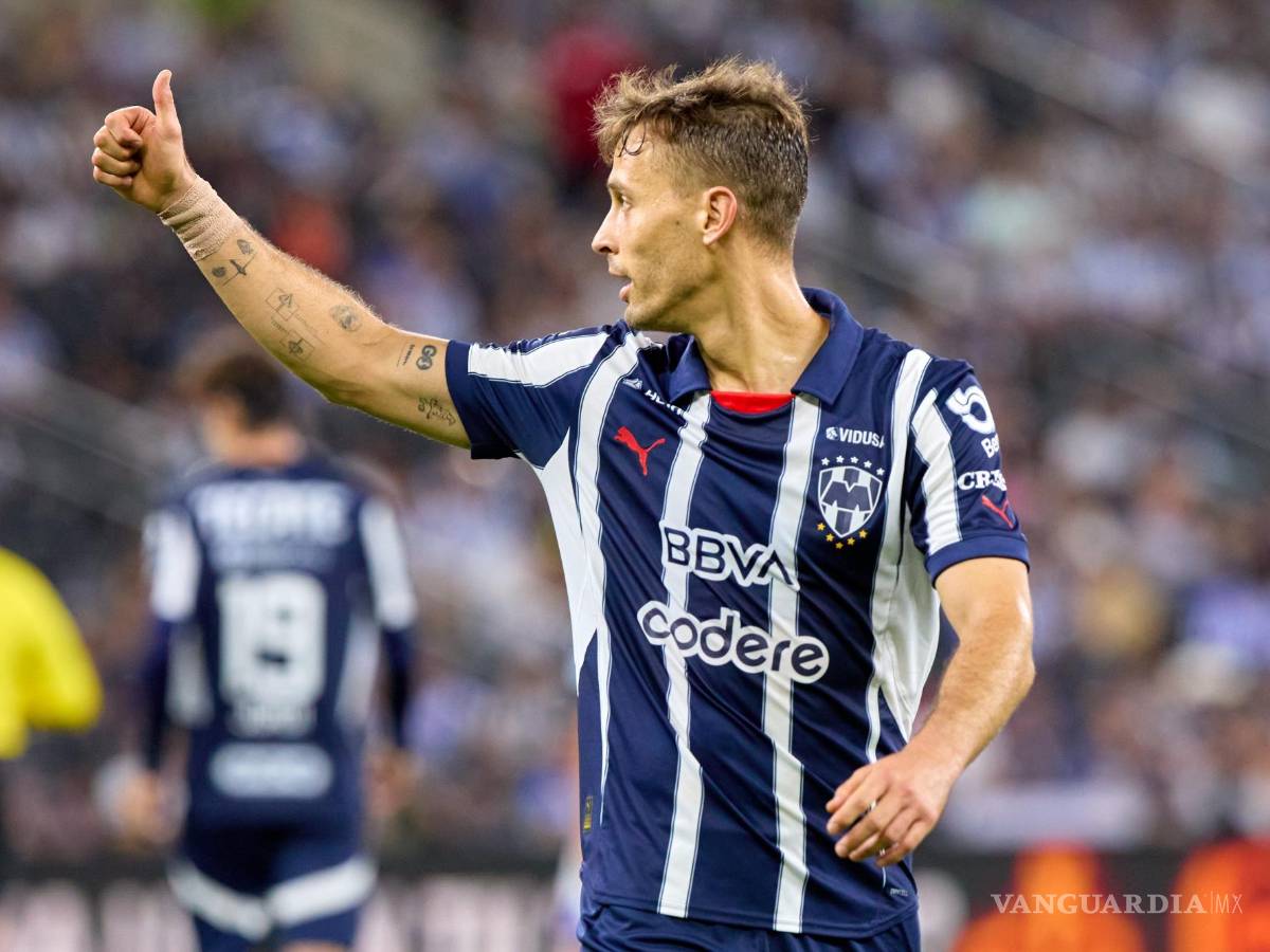 $!Sergio Canales no pudo anotar su penal, pero llegó Berterame para darle el primer gol a La Pandilla.