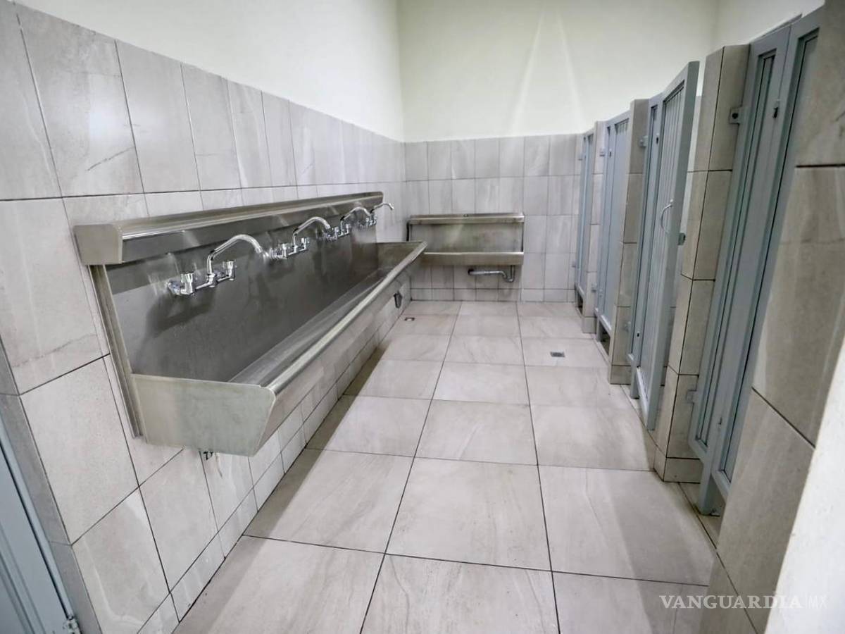 $!El área de baños luce totalmente renovada.