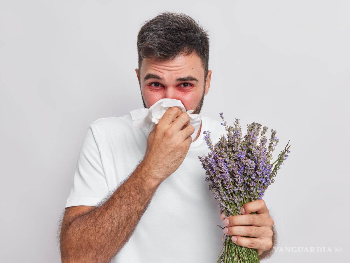 $!Hombre con síntomas respiratorios debido a una alergia.