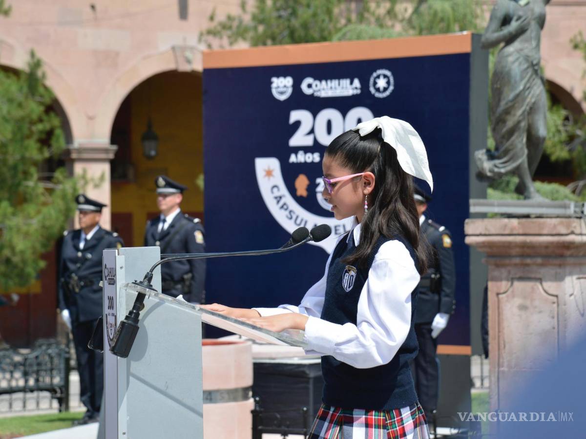 $!La cápsula recibió aportaciones únicas de cada municipio, incluyendo actas de cabildo y documentos históricos.