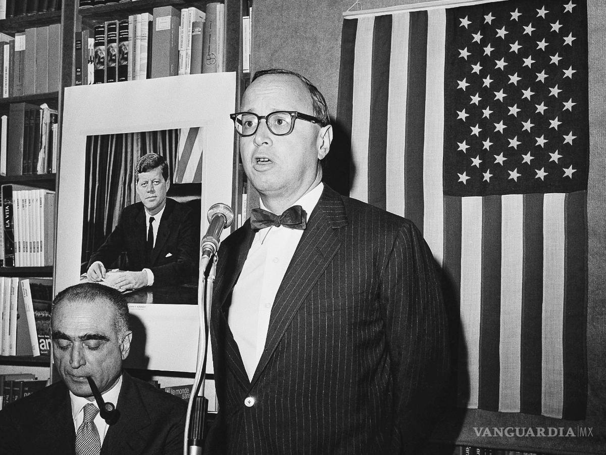 $!Arthur Schlesinger Jr., exasesor personal del presidente John F. Kennedy, en la presentación de su libro A Thousand Days: John F. Kennedy in the White House.