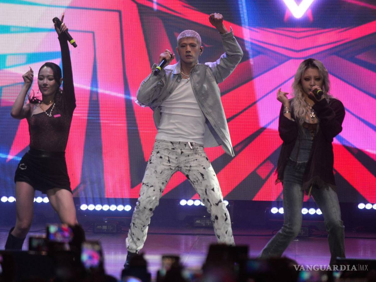 $!Kard, banda coreana de K-Pop, en la explanada de la Alhóndiga de Granaditas como parte de las actividades de teatro del 50 Festival Internacional Cervantino.