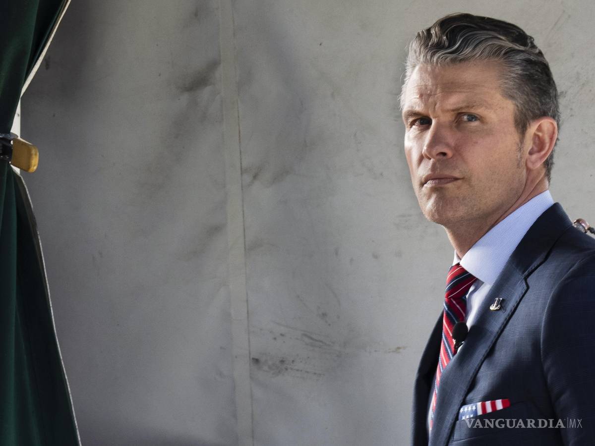 $!Defense Secretary Pete Hegseth does a television interview outside the White House, Friday, March 21, 2025, in Washington. (AP Photo/Jacquelyn Martin)