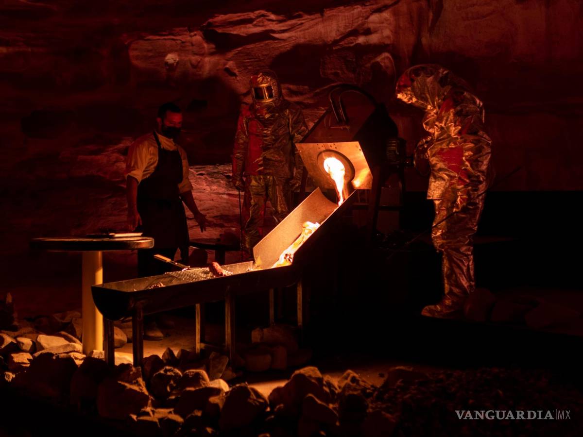 $!Experiencia gastronómica ‘Forces of Nature’ en AlUla, alto horno de lava.