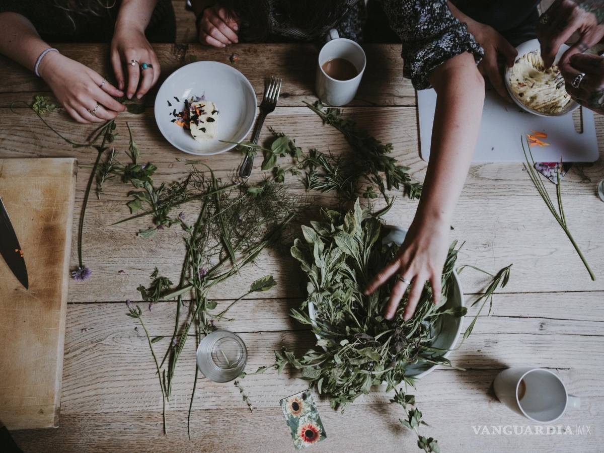 $!El té de salvia es perfecta para ayudar a la digestión, eliminar la hinchazón abdominal, cuidar tu memoria y beneficiar tu concentración a largo plazo.