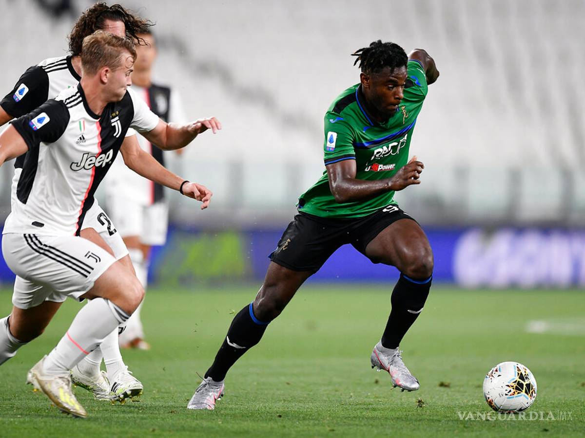 $!¿Juventus ya no quiere a Jiménez? Buscarían a otro delantero