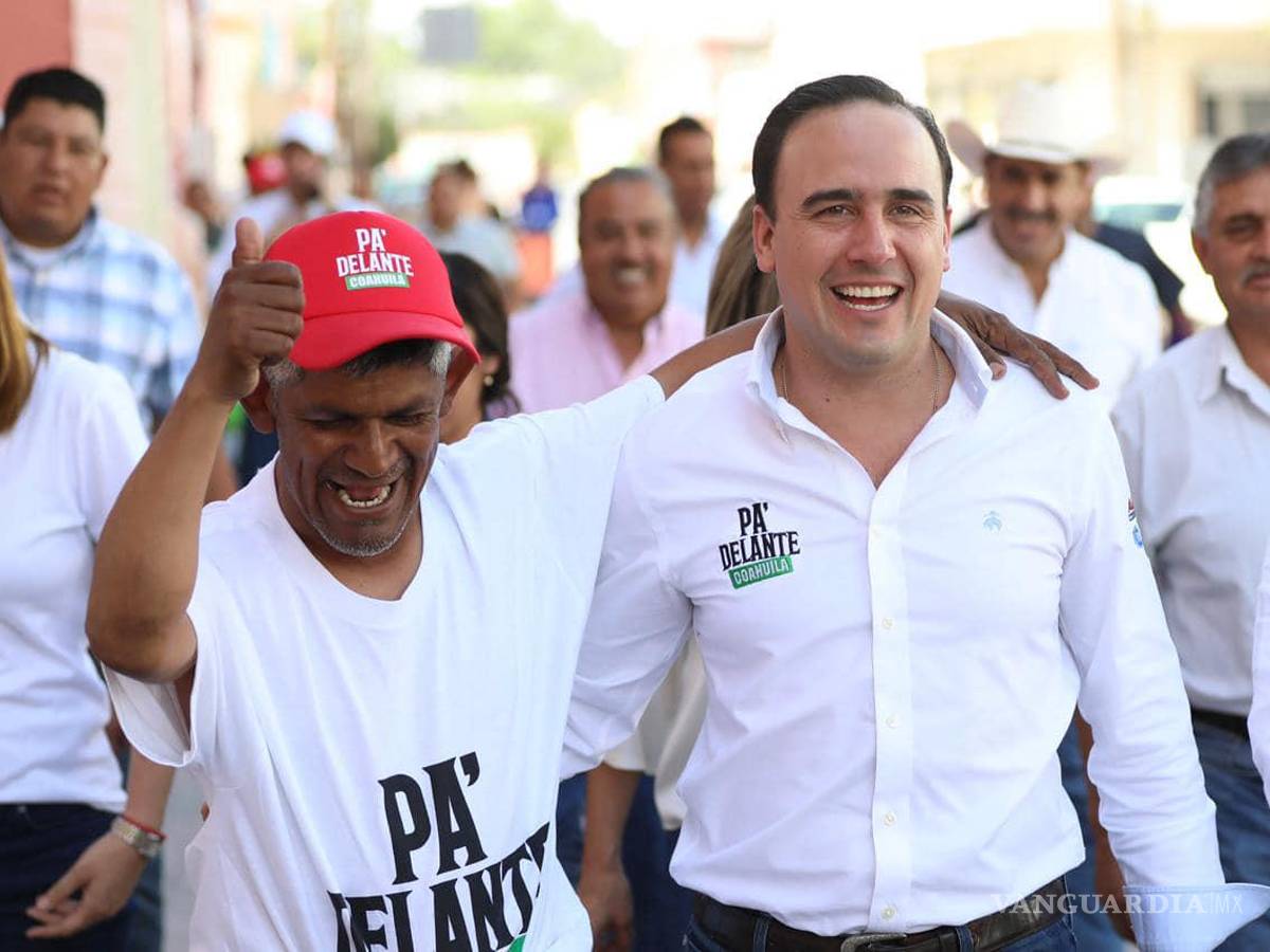 $!El candidato por la alianza PRI-PAN-PRD, Manolo Jiménez, aseveró que una de sus propuestas es fortalecer el turismo en el Pueblo Mágico de Parras de la Fuente.