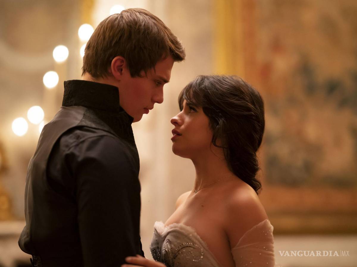 $!Como la mejor fantasía de cualquiera que debuta como estrella de cine, Camila Cabello está muy bien acompañada por otras estrellas como Pierce Brosnan y Minnie Driver.