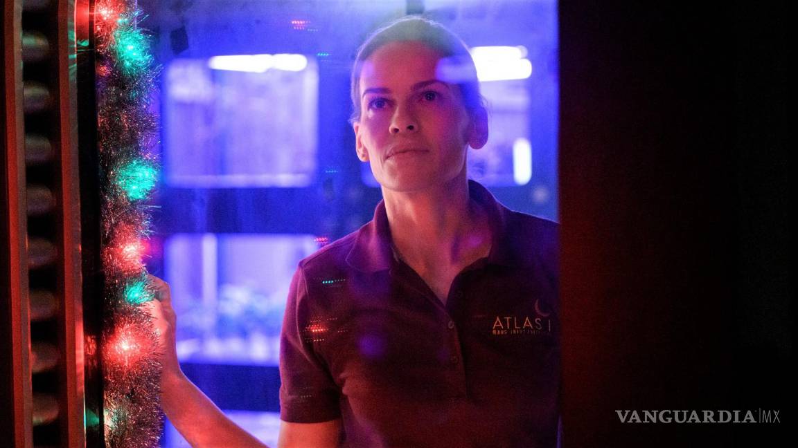 $!Hilary Swank interpreta a Emma Green, la comandante estadounidense de la primera expedición tripulada a Marte en la serie 'Away' (2020).