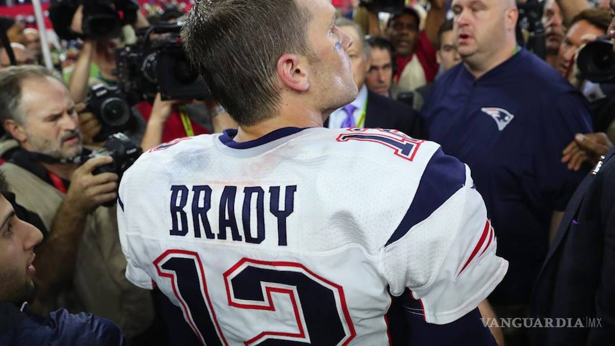 Jersey robado de Tom Brady aparece en México; ladrón es ex director de diario