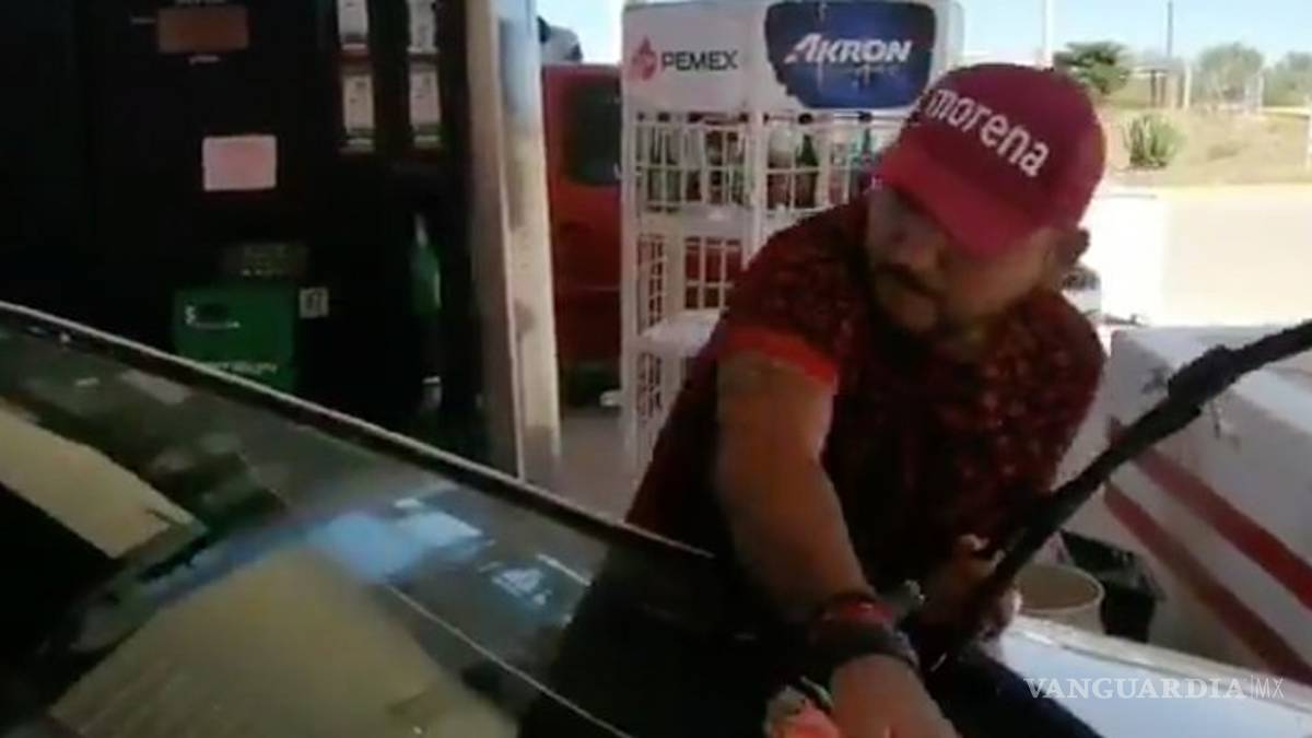 El Mijis tiene que limpiar vidrios para pagarle a 'asesores’ inventados