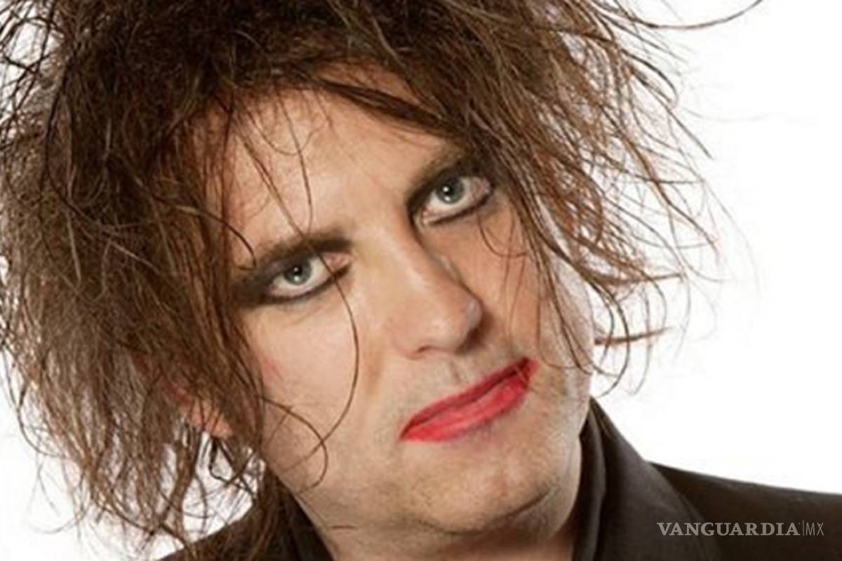 Robert Smith, vocalista de The Cure cumple 57 años