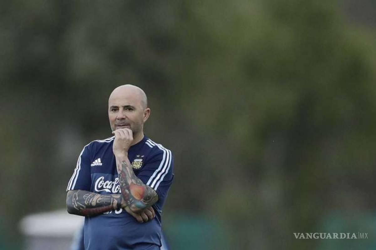 Denuncian supuestas técnicas de espionaje de Sampaoli
