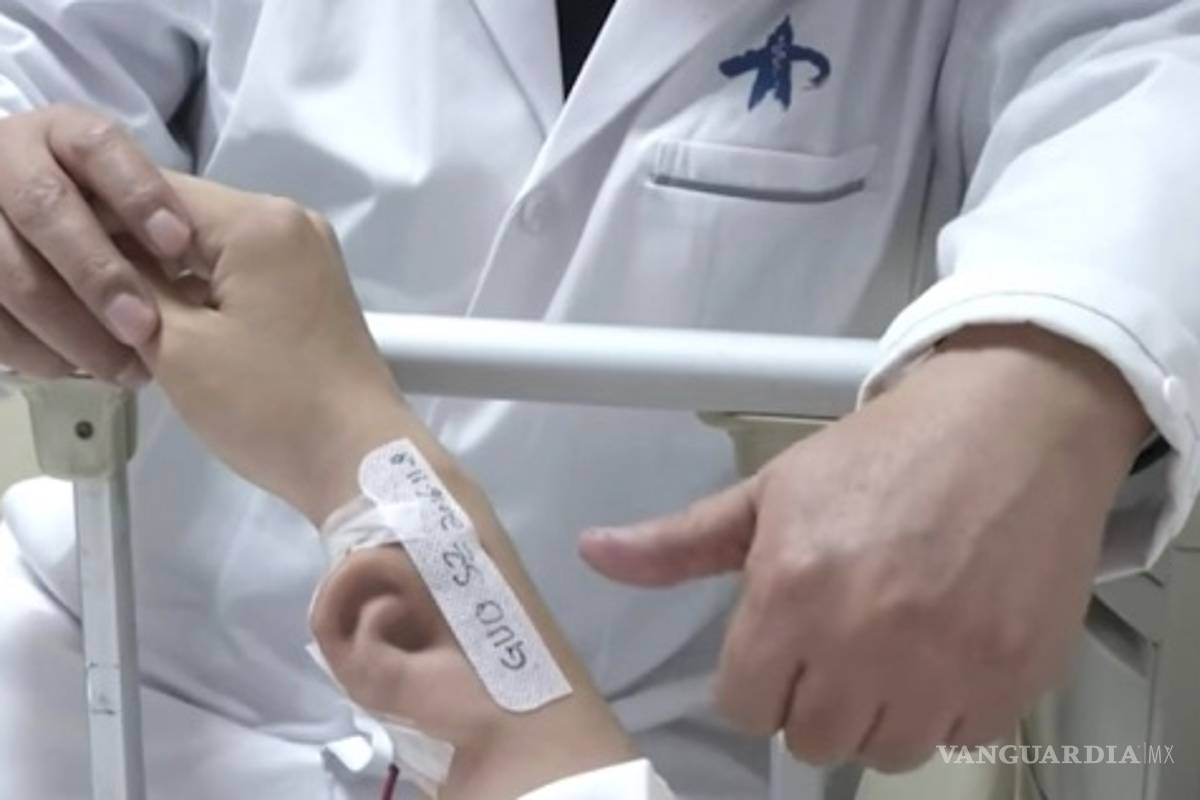 Cultivan oreja en brazo de paciente en hospital de China