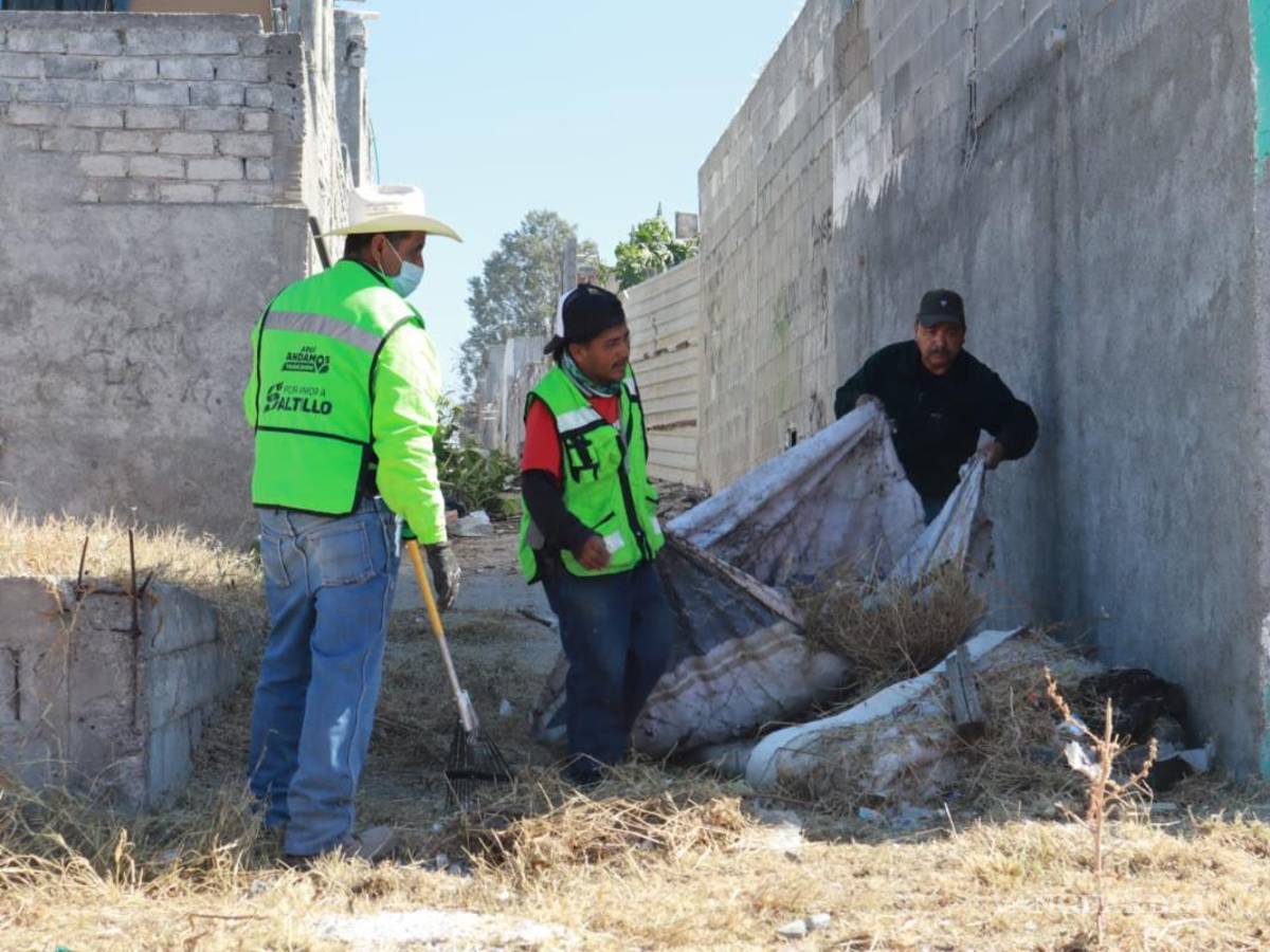 $!Personal municipal ejecutó limpiza intensiva en los callejones.