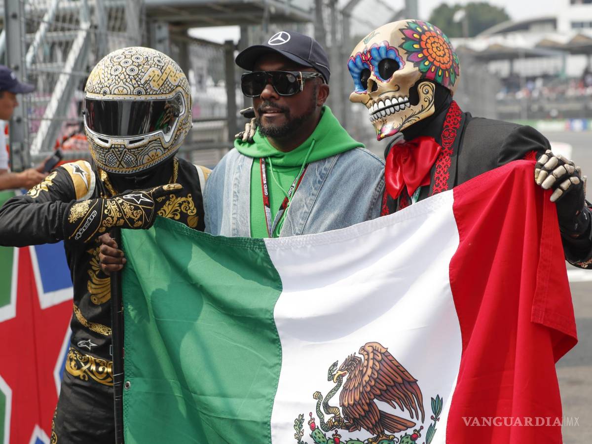 $!El artista estadounidense Will.i.am posa antes del Gran Premio de Fórmula Uno de Ciudad de México en el Autódromo Hermanos Rodríguez.