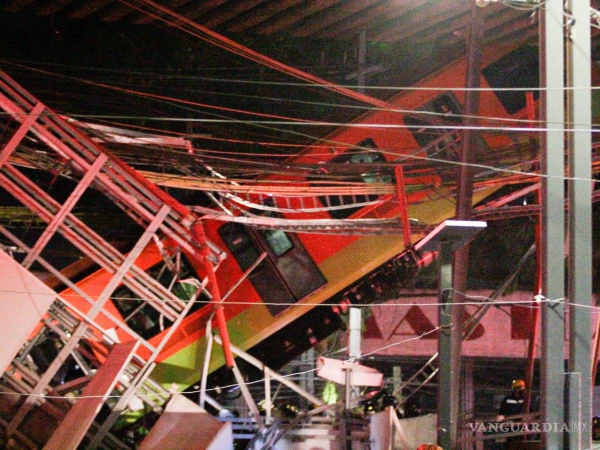 $!Alrededor de las 22:30 horas se registró un derrumbe de un tren del metro que se dirigía a la estación Olivos de la Línea 12.