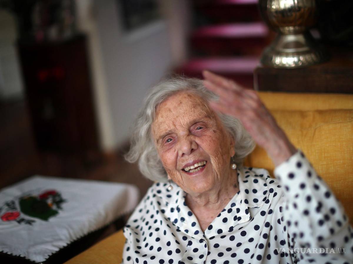 $!La periodista y escritora mexicana Elena Poniatowska en Ciudad de México.