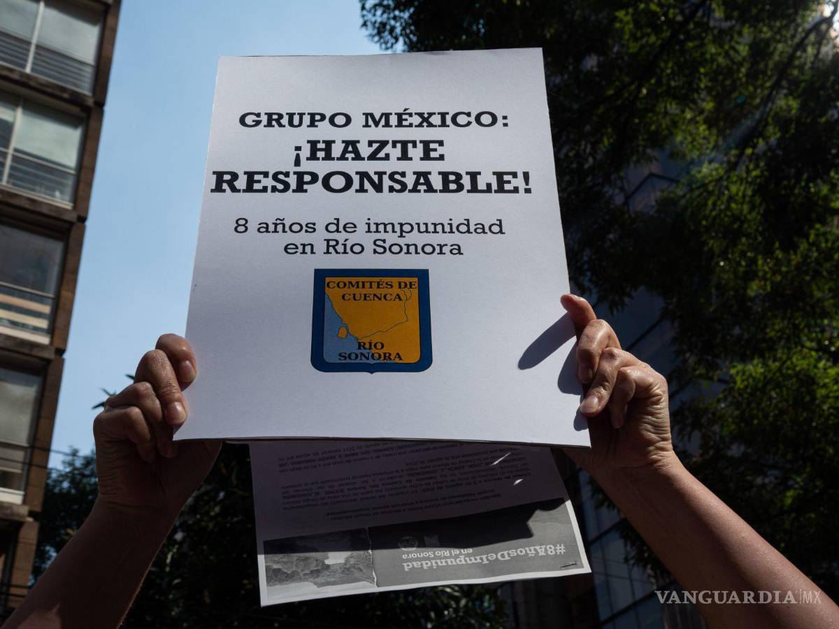 $!Protesta de oganizaciones civiles frente a las oficinas de Grupo México a ocho años del derrame minero que afectó al Río Sonora y Bacanuchi.