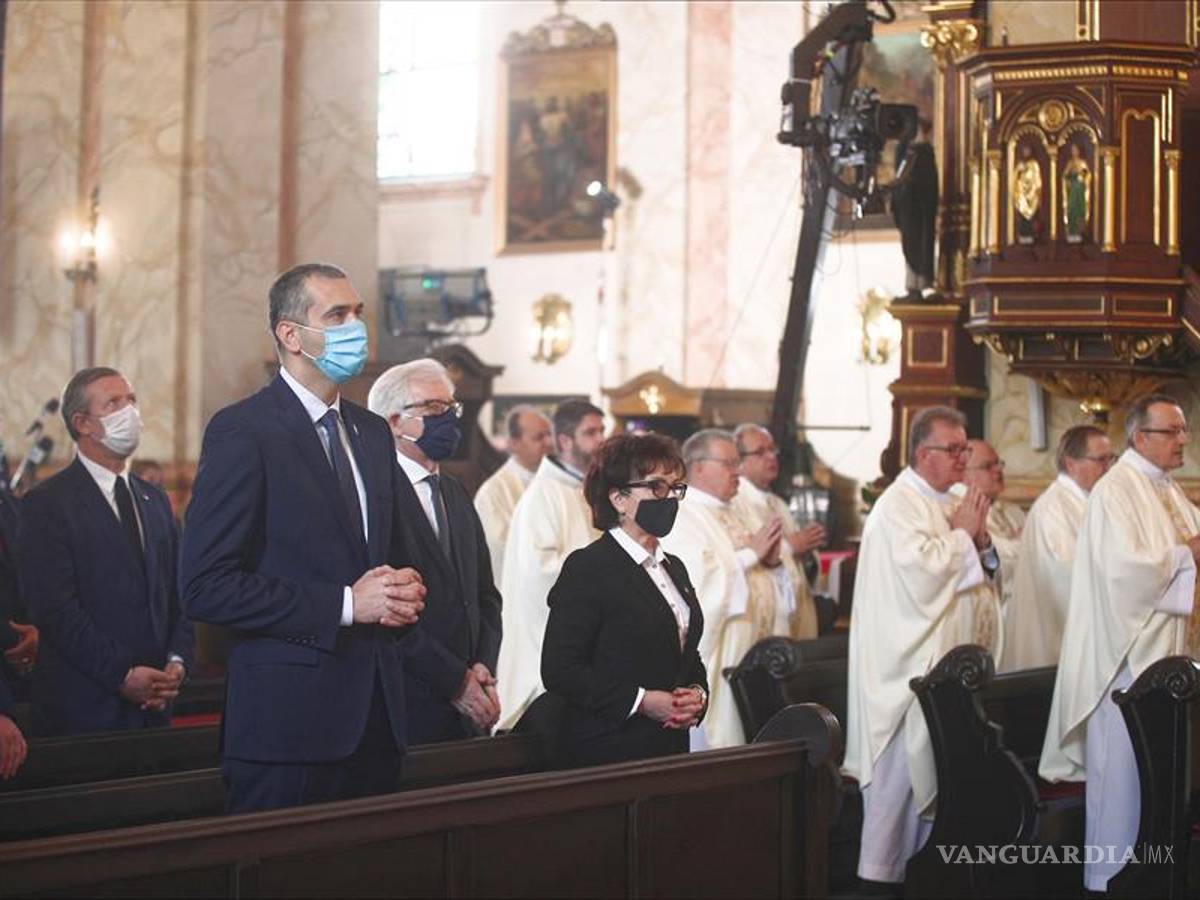 $!Así celebran el centenario del nacimiento de Juan Pablo II en tiempos del coronavirus (fotos)