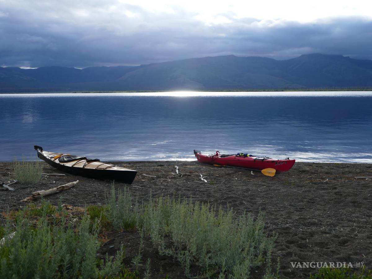 $!En sus casi 9.000 kilómetros cuadrados de superficie se encuentran impresionantes lagos. EFE/National Park Service