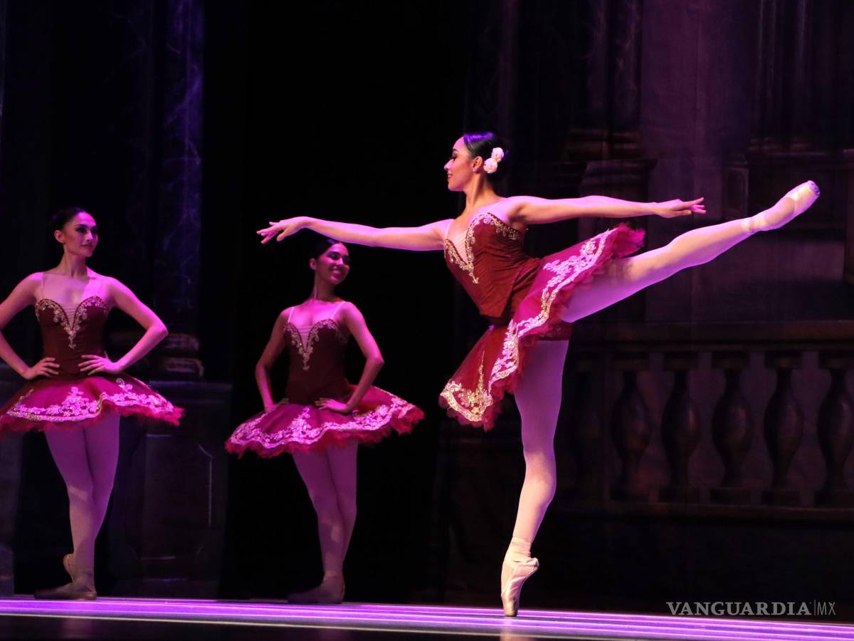 $!Gala Internacional de Ballet deslumbra en el principal escenario de Saltillo