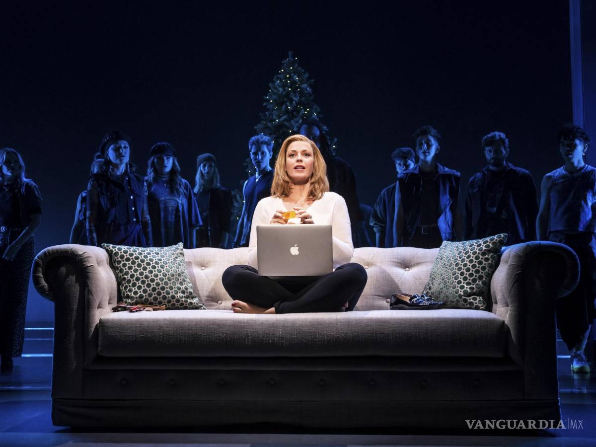 $!En esta imagen difundida por Vivacity Media Group, Elizabeth Stanley en una escena del musical Jagged Little Pill. AP/Matthew Murphy/Vivacity Media Group