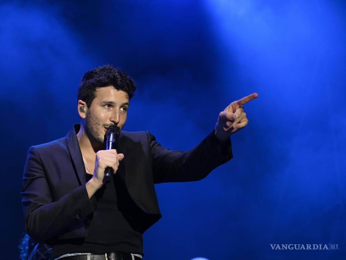 $!El colombiano Sebastián Yatra (en la imagen) y el neerlandés-marroquí Nouamane Belaiachi unen sus voces para “Ulayeh”.