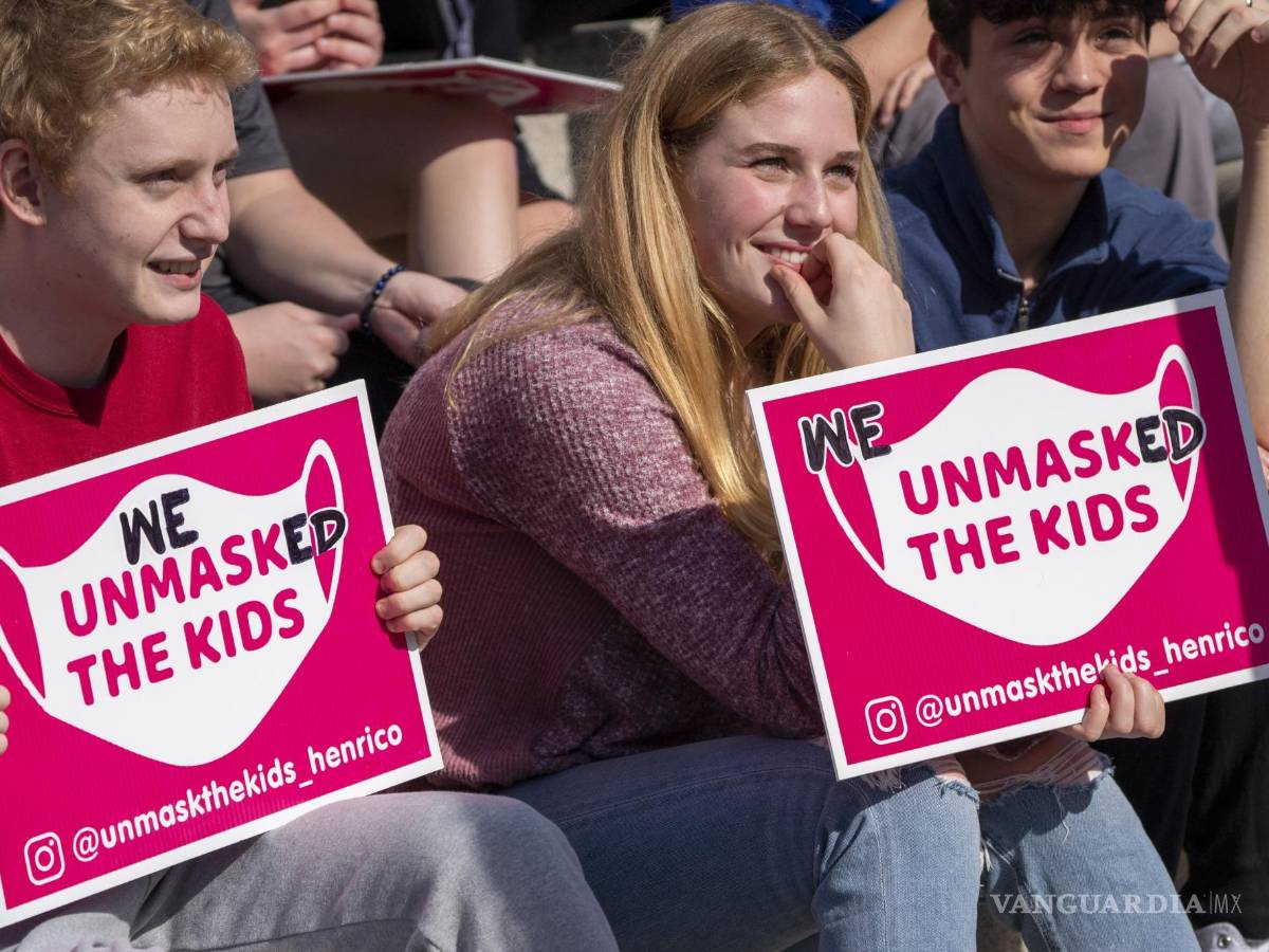 $!El proyecto de ley SB739 brinda a los padres la opción de no cumplir con los mandatos de mascarillas escolares en EU. EFE/EPA/Shawn Thew