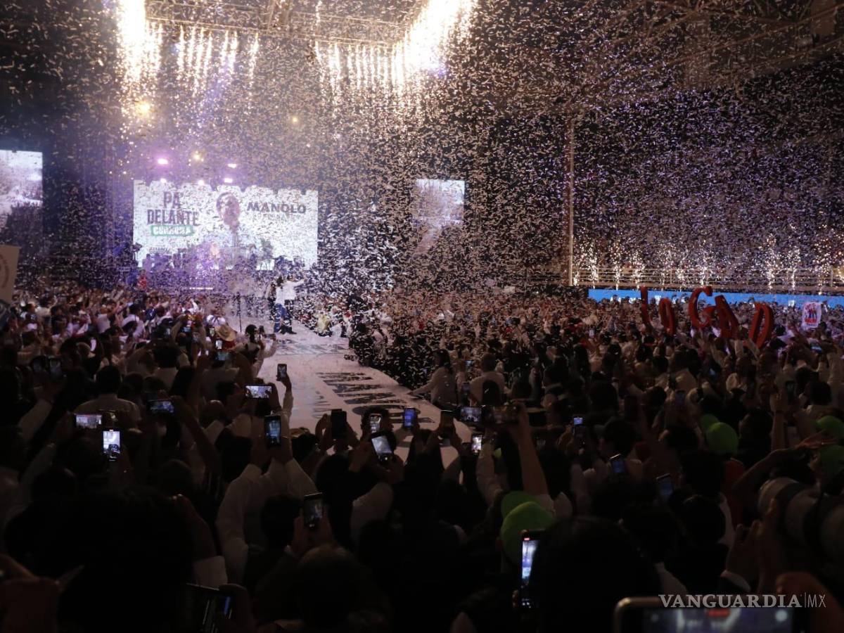 $!Chicos y grandes disfrutaron de música para todos los gustos, en el arranque de campaña de Jiménez Salinas en la Plaza del Lienzo Charro ‘Profesor Enrique González Treviño’.