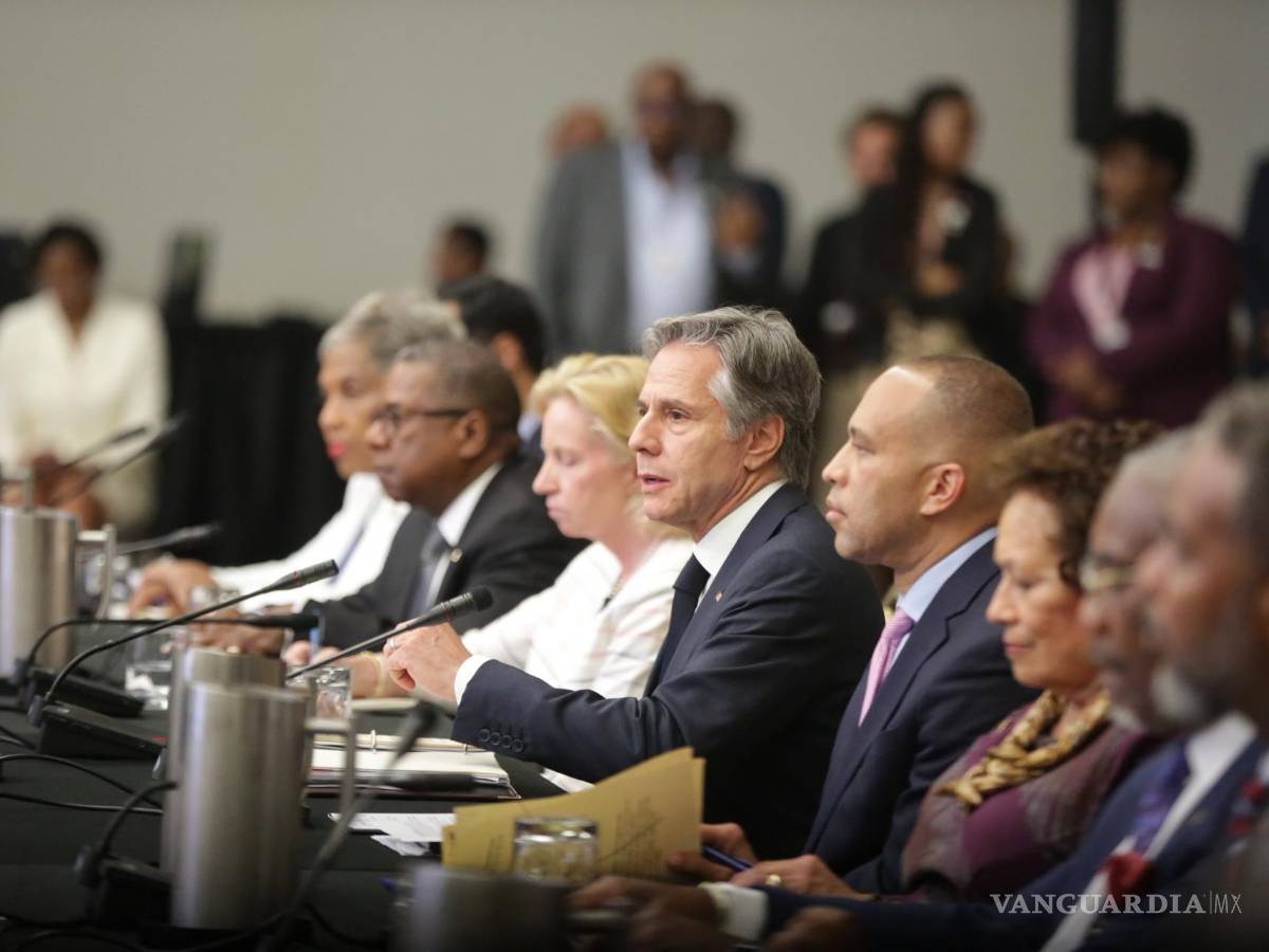 $!El secretario de Estado estadounidense, Antony Blinken (c), en la Caricom, en Puerto España, Trinidad y Tobago.