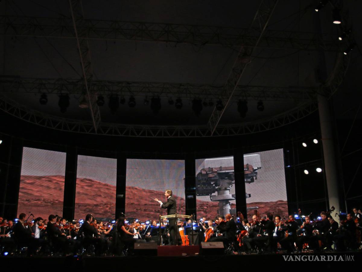 $!Una noche interplanetaria en la FIL