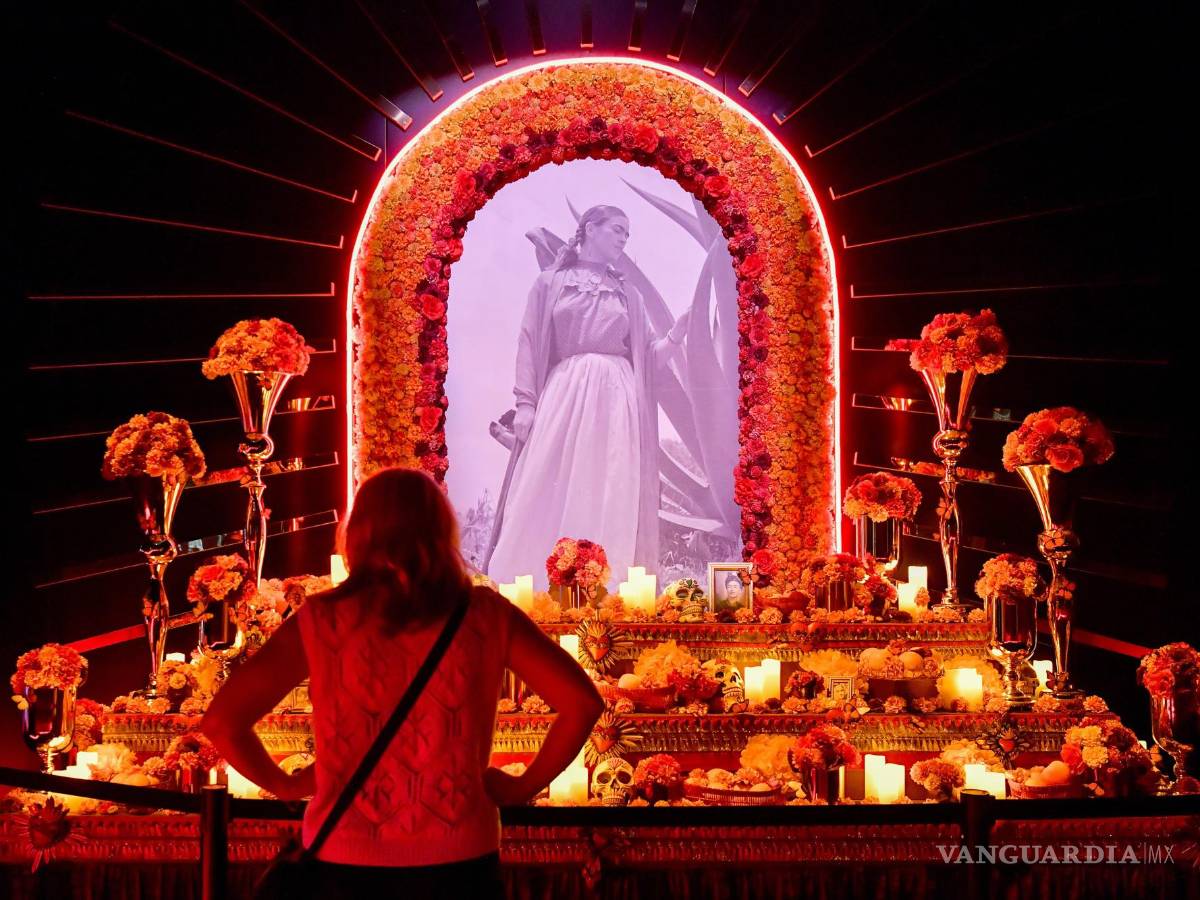 $!Una persona durante la inauguración de Frida Kahlo: La vida de un ícono, como parte del Festival de Sydney 2023, en Sydney, Australia.