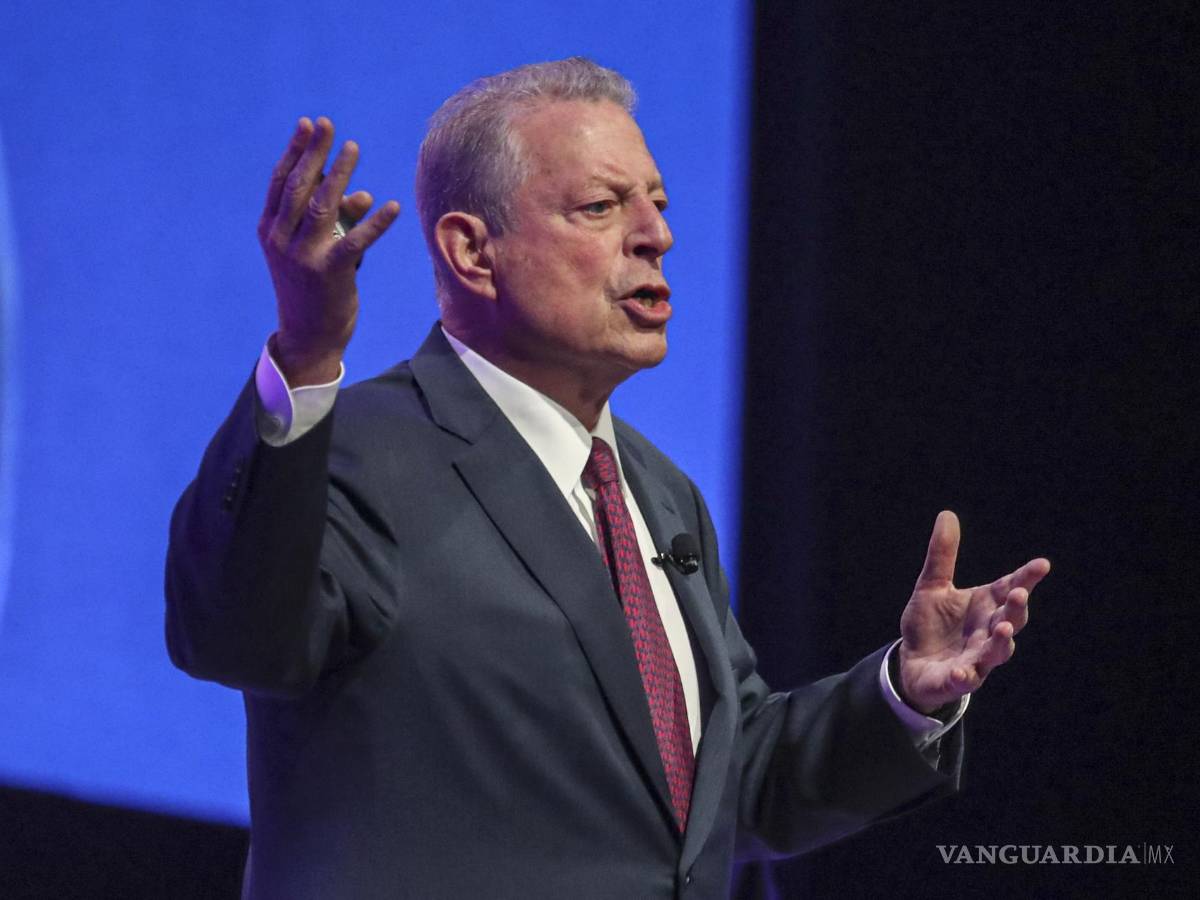 $!El ex vicepresidente estadounidense Al Gore una sesión sobre el rastro climático en la Conferencia de las Naciones Unidas sobre el Cambio Climático COP29.