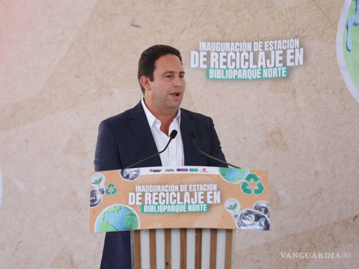 $!El alcalde de Saltillo, Javier Díaz González, inauguró la primera Estación de Reciclaje Drive Thru en el Biblioparque Norte, en colaboración con ARCA Continental, Pet Star y el Gobierno del Estado.