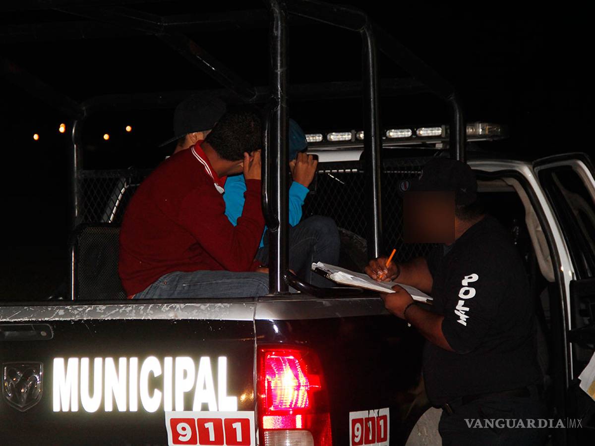 $!Clausuran un Oxxo en Saltillo, empleado vendió cerveza fuera de horario