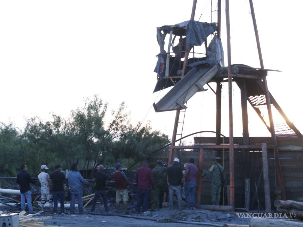 $!Trabajos en el Agujita, Sabinas, para sacar a los mineros.