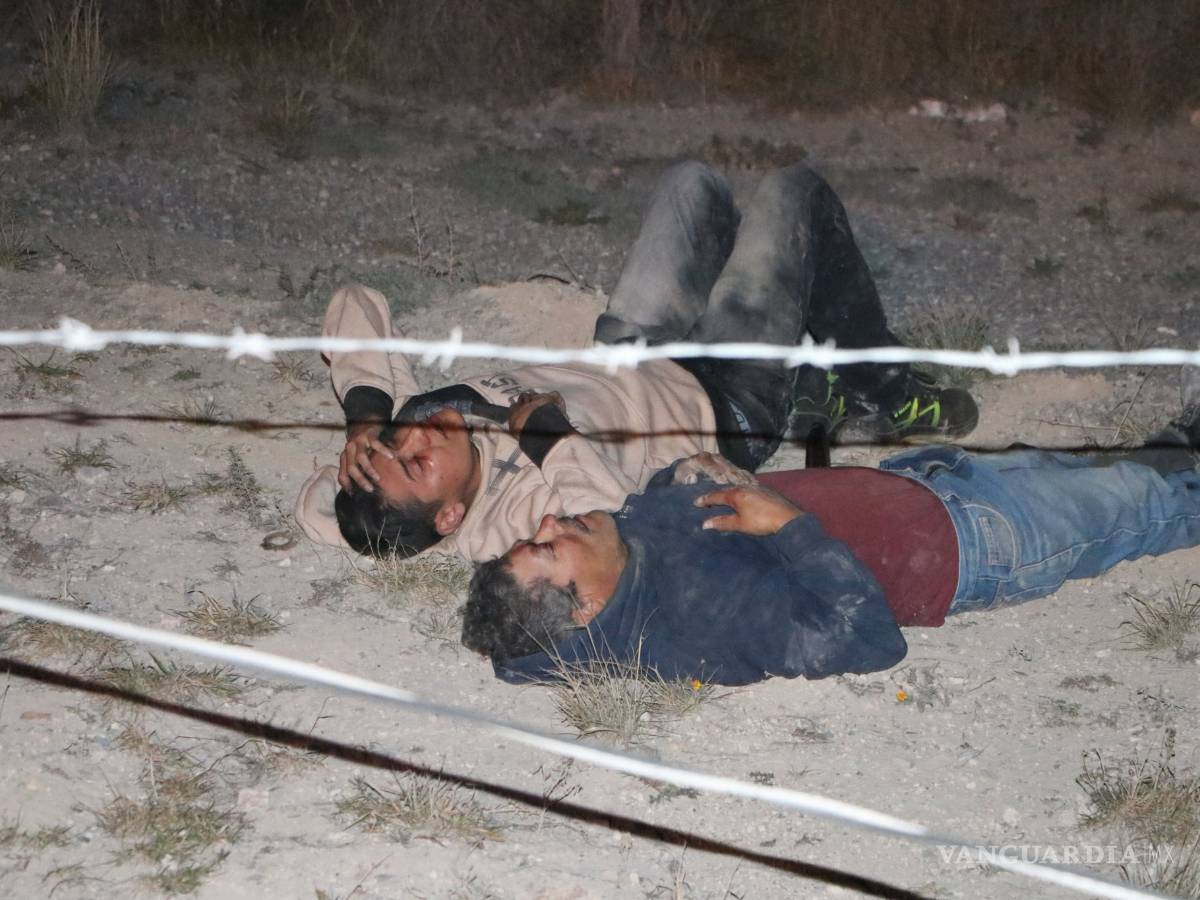 $!Denuncian que policías de Arteaga 'cazan' a parroquianos al salir de bar; provocan volcadura