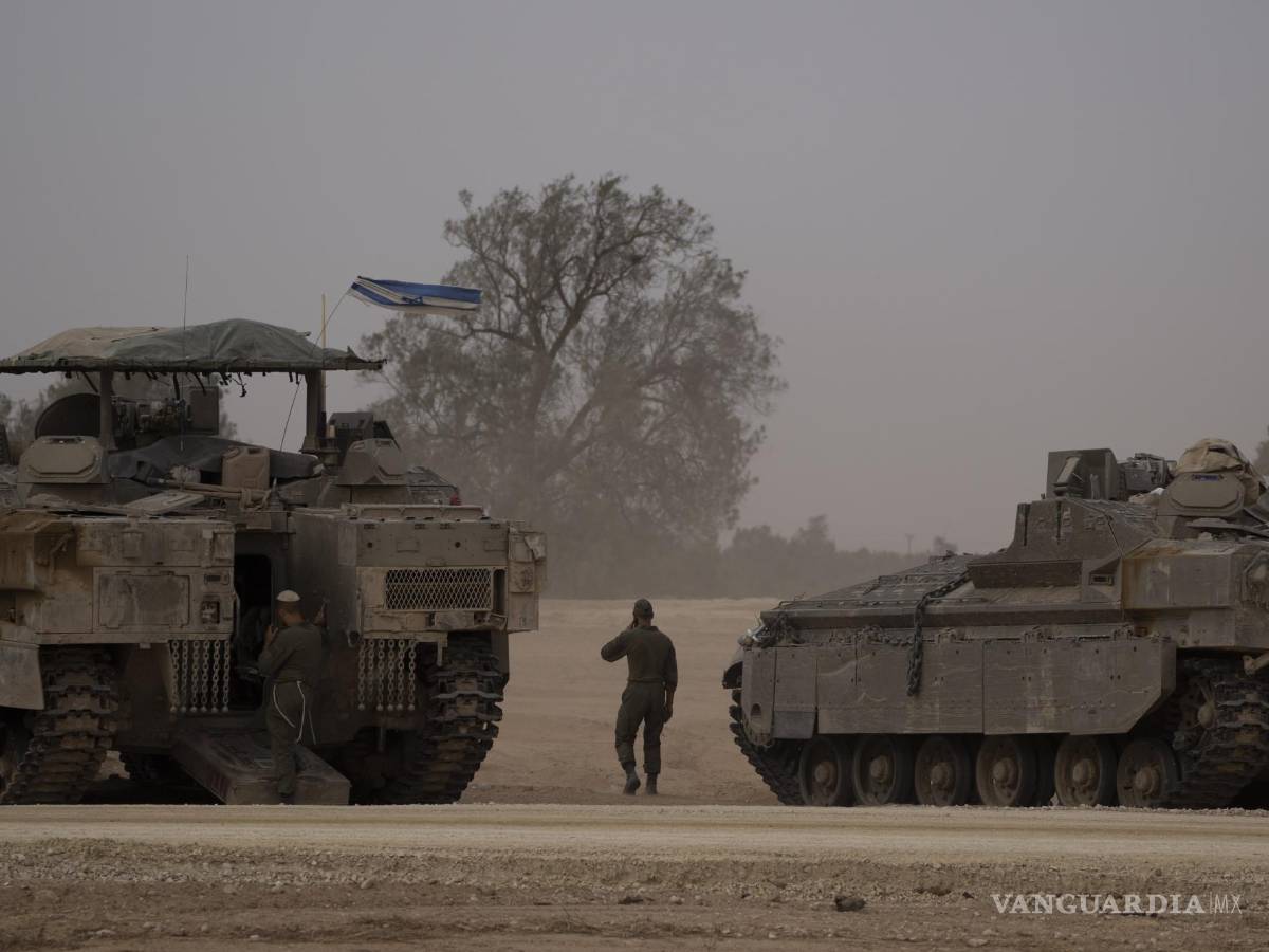 $!Soldados israelíes patrullan en la frontera con la Franja de Gaza.