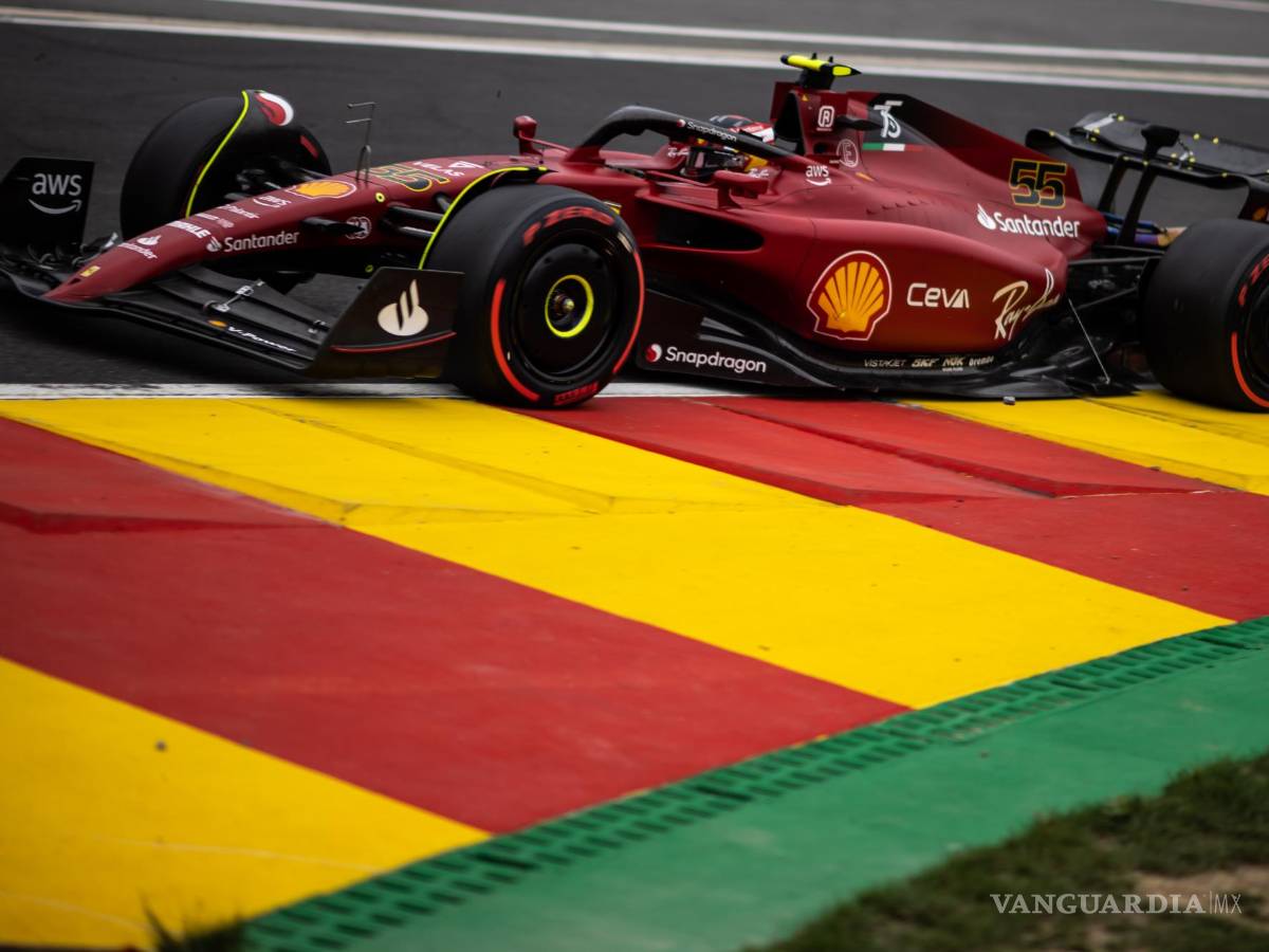$!El español Carlos Sainz de Ferrari se llevó la pole en la reanudación de la segunda parte de la temporada 2022.