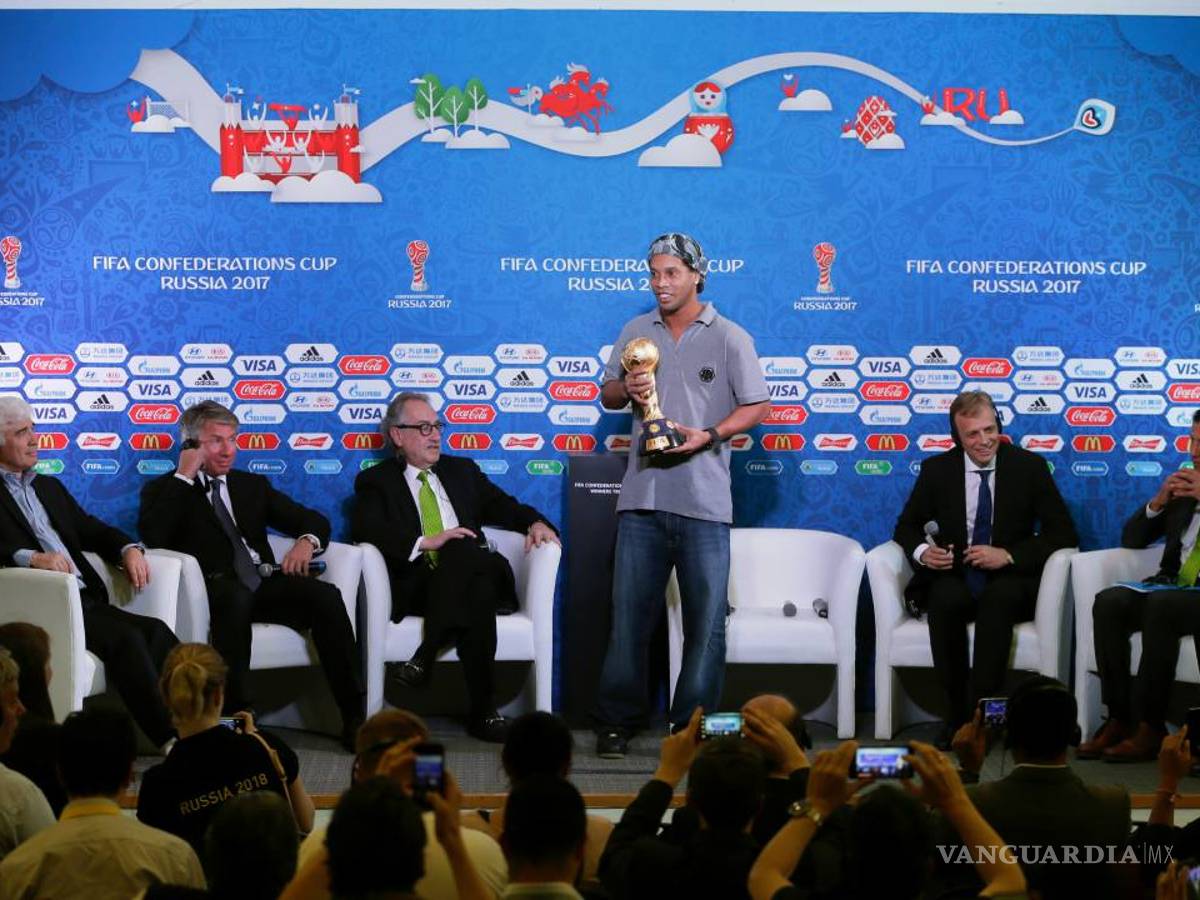 $!Ronaldinho presenta Copa Confederaciones Rusia 2017 en México