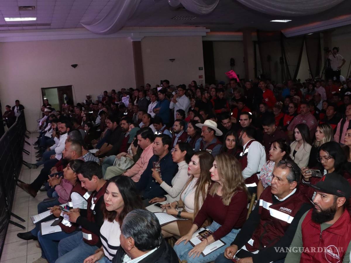 $!Militantes y simpatizantes de Morena acompañaron a Alcalde y a Andrés Manuel López Beltrán, dirigentes del partido.