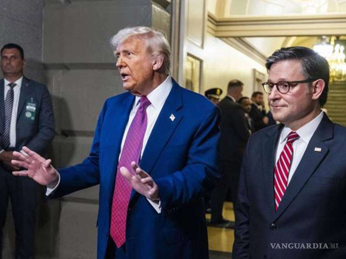 $!Donald Trump celebró que se diera luz verde a su plan fiscal en la Cámara de Representantes del Congreso y que ahora irá al Senado, al que pidió que se “ponga manos a la obra”.