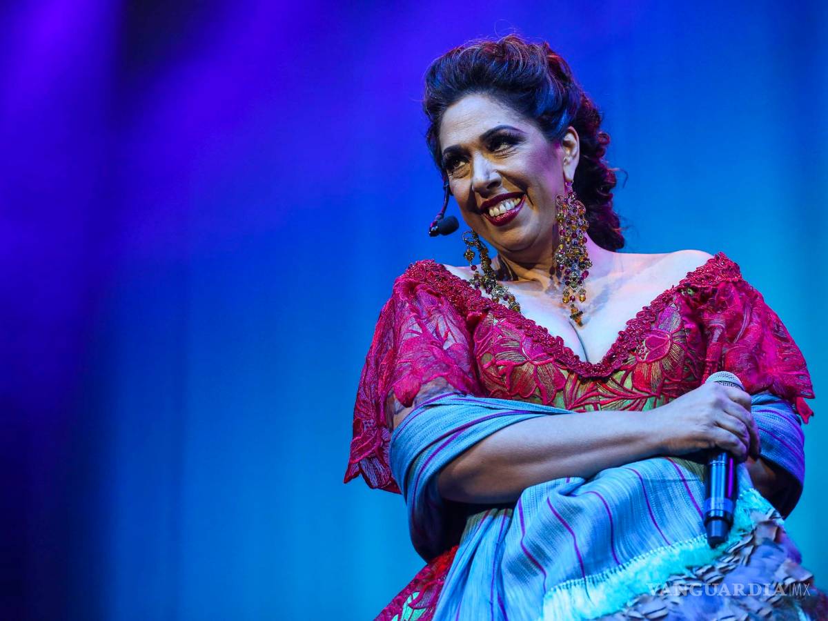 $!Regina Orozco festeja 45 años de trayectoria