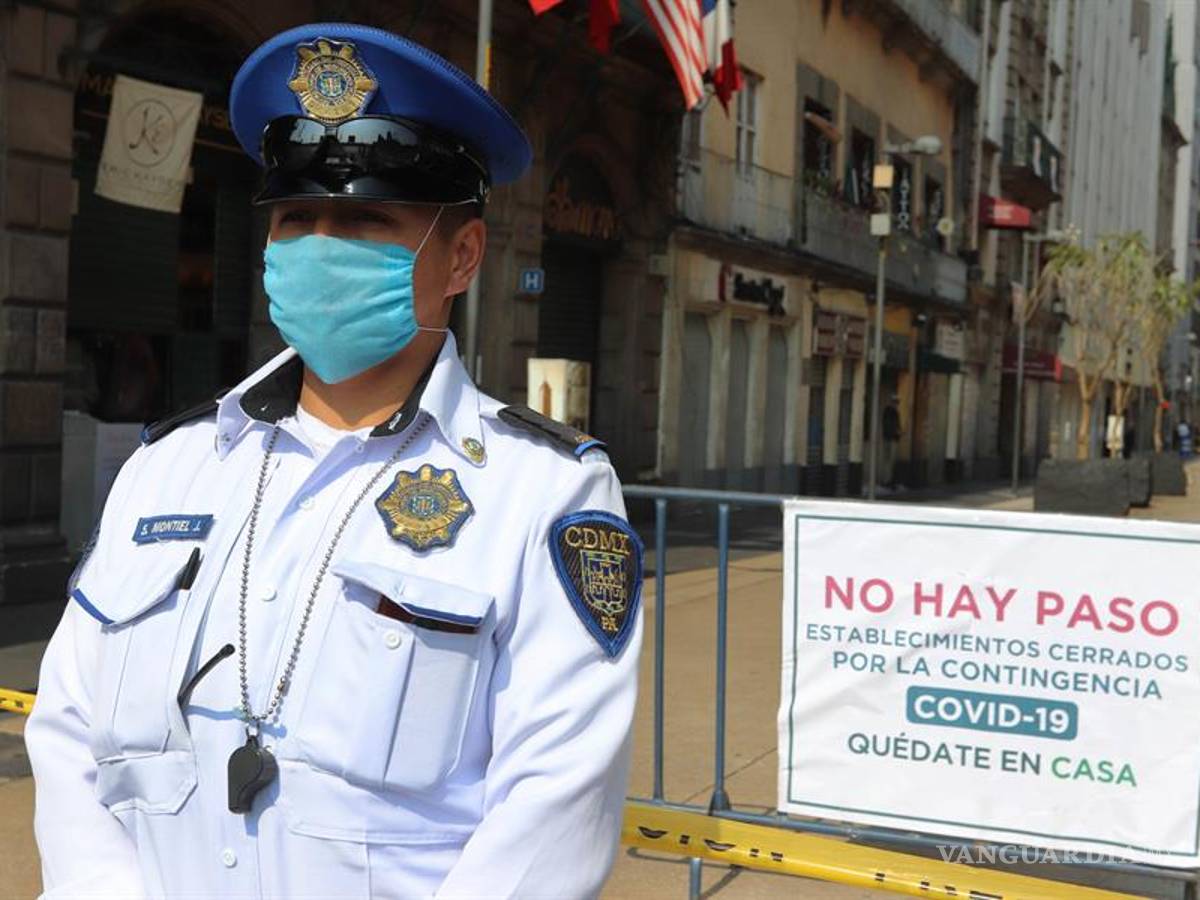 $!Coronavirus: El emblemático Zócalo de Ciudad de la CDMX luce desértico por el COVID-19