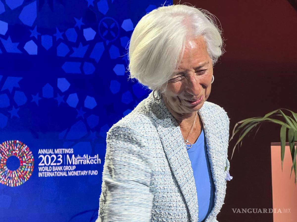 $!La presidenta del Banco Central Europeo, Christine Lagarde, saluda a los participantes en el marco de las reuniones anuales del Banco Mundial y del FMI.