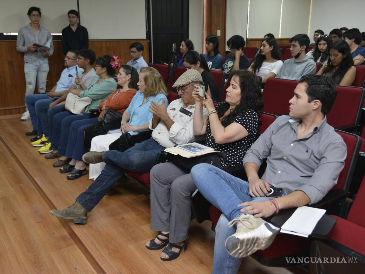 $!El público se dio cita en el auditorio de la Facultad de Economía de la UAdeC.