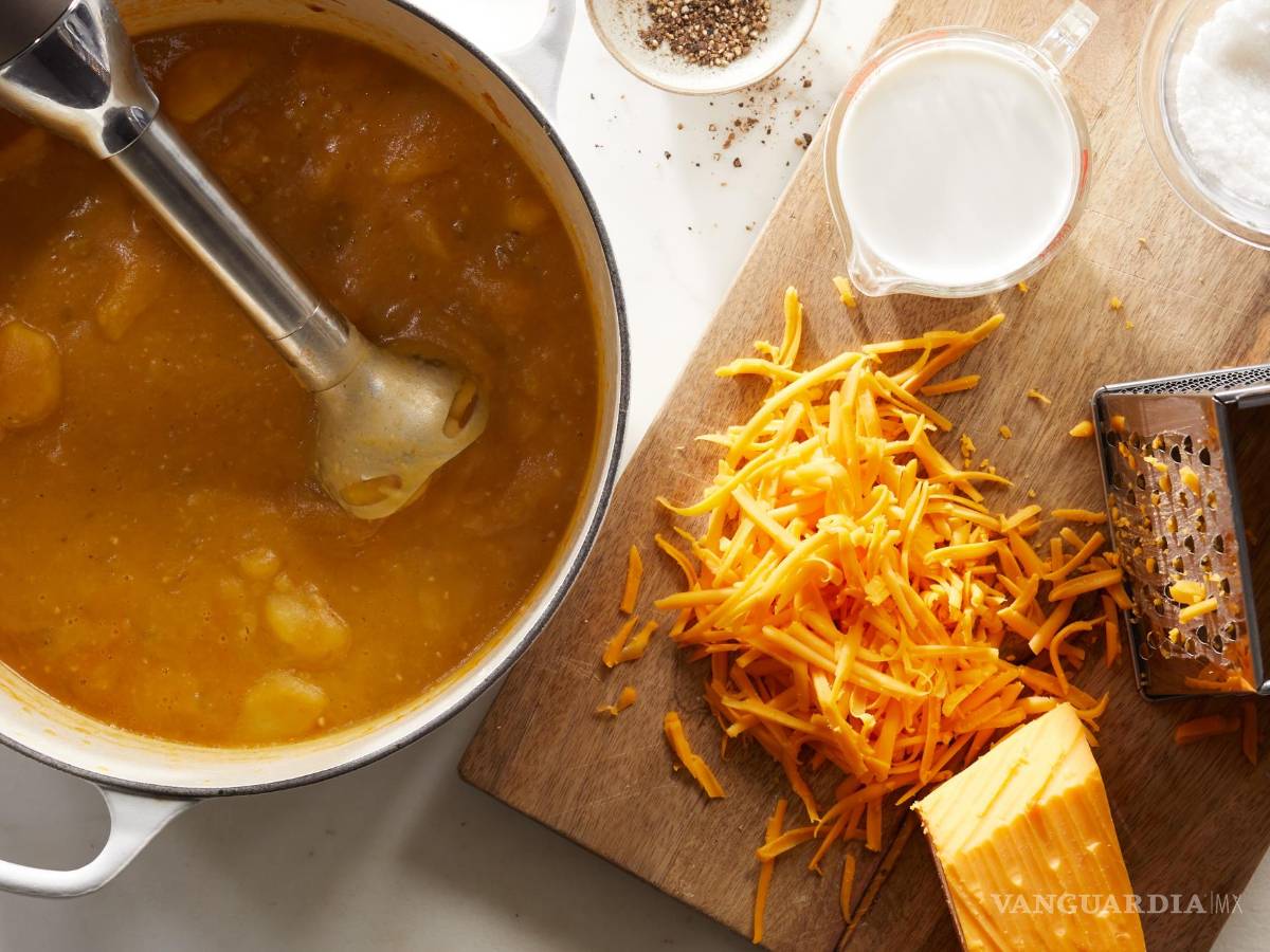 $!Preparo sopa con casi cualquier cosa que pase por mi tabla de cortar, pero las papas son un elemento básico en la olla.