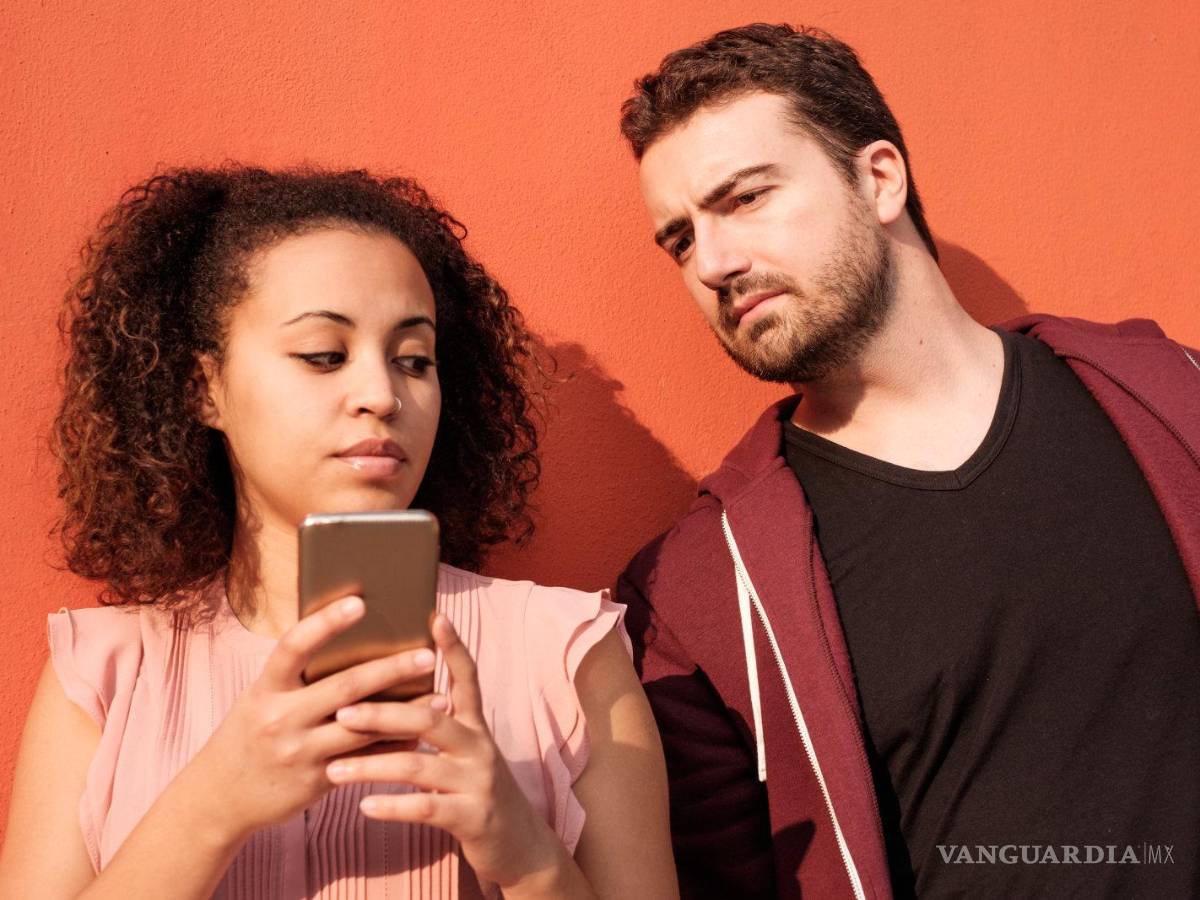 $!‘Shoulder surfing’